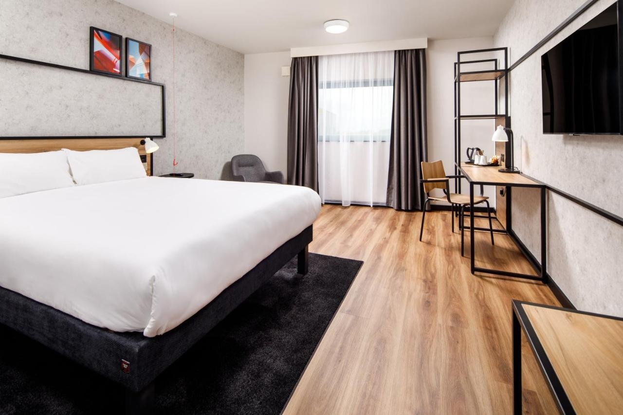 Ibis London Heathrow Terminal 5 Hotel Hillingdon Ngoại thất bức ảnh