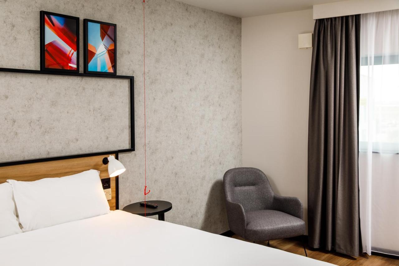 Ibis London Heathrow Terminal 5 Hotel Hillingdon Ngoại thất bức ảnh