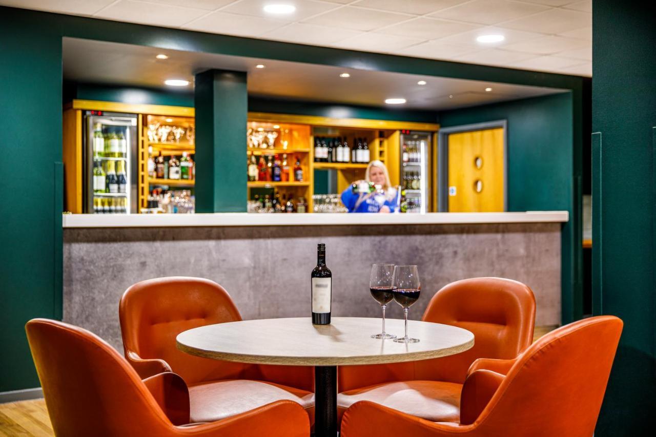 Ibis London Heathrow Terminal 5 Hotel Hillingdon Ngoại thất bức ảnh